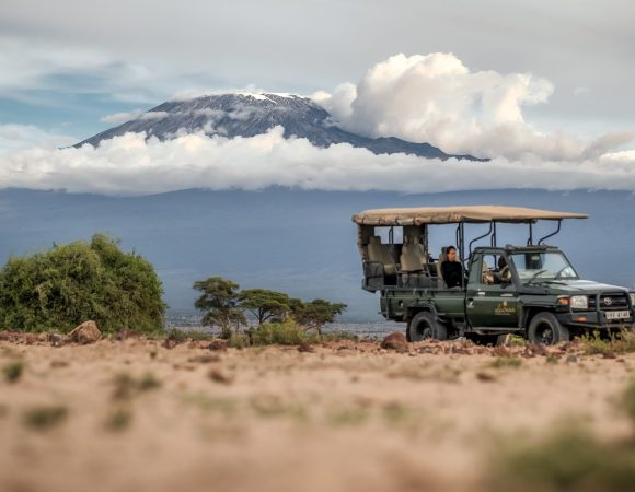 05 Days Kilimanjaro, Ngorongoro Crater & L. Manyara Safari – SOA032